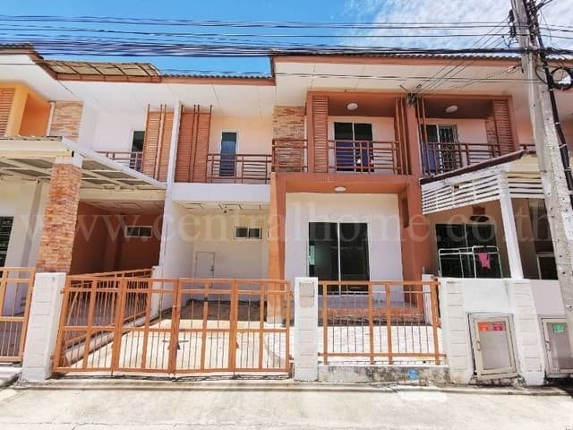 สถานีรถไฟราชบุรี 5.2 กม. แม็คโคร ราชบุรี 1.0 กม.โกดัง 900 ตร.ม.225 ตร.วา.1 นอน 1 น้ำ เหมาะสำหรับคลังสินค้า ศาลเจ้าพ่อหลักเมืองราชบุรี