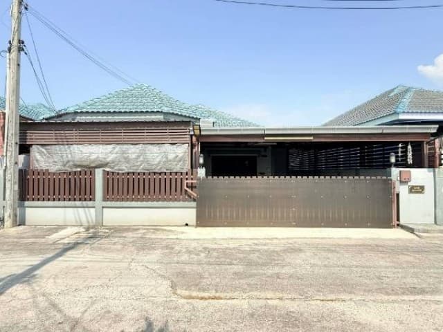 ให้เช่า ทาวน์โฮม/โฮมออฟฟิศ 3.5ชั้น แปลงมุม 30.3ตรว.(สไตล์โมเดิร์นลอฟท์)อยู่ถนนรามอินทรา64 ใกล้แฟชั่นไอส์แลนด์