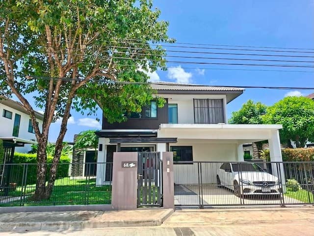 APL ลาดกระบัง 2.8 กม.สนามบินสุวรรณภูมิ 4นอน เช่าโฮมออฟฟิศ 4 ชั้น 20ตร.วา.300 ตร.ม. ม.นานาชาติแสตมฟอร์ด 6.8 กม. 3น้ำ