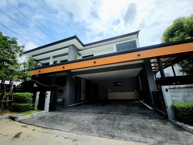 ให้เช่าบ้านเดี่ยว 2ชั้น The City Bangna-KM.7 พื้นที่ใช้สอย 400 ตร.ม เนื้อที่ดิน 134 ตร.ว พร้อมสระว่ายน้ำส่วนตัว ครบครันพร้อมอยู่