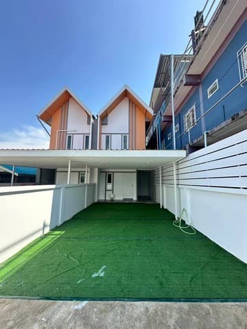 บ้านเเฝด 2ชั้น พิกัด มาบสอง-ค่ายมวย10 ขนาด 40ตรว.