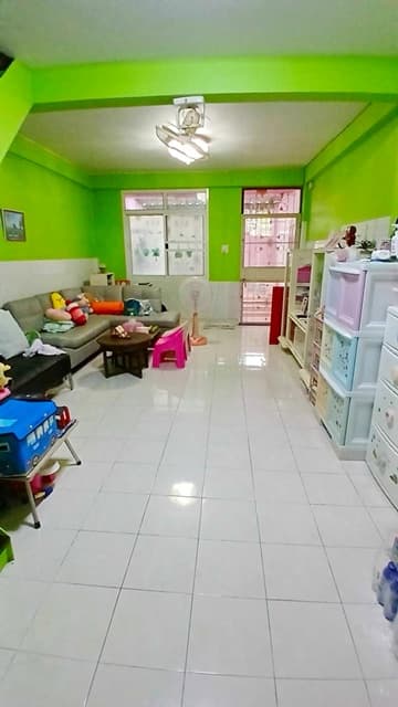 ตลาดเอี่ยมสมบัติ 850 ม. บ้านทาวน์โฮม 2ชั้น 19ตร.วา. ตลาดนัด อ่อนนุช 38 1.5กม. MRT ศรีนุช 1.6 กม. 149ตร.ม. 2 นอน 1 น้ำ