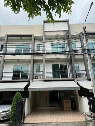 HR2869ให้เช่าทาวน์โฮม 3 ชั้น หมู่บ้านกลางเมืองสุขุมวิท 77 เฟอร์นิเจอร์บิ้วอินทั้งหลัง พร้อมเข้าอยู่