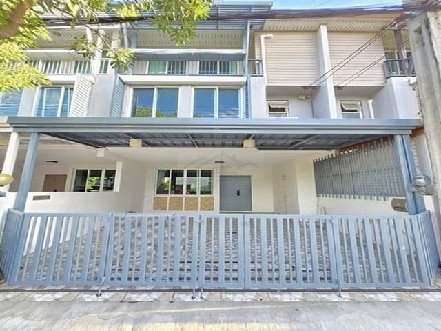 ขายทาวน์โฮม 3 ชั้น โครงการ อารียา เดลี่ เกษตร-นวมินทร์ ย่านลาดปลาเค้า