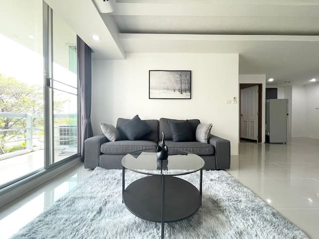 The Waterford Sukhumvit 50 spacious comfortable 4th floor BTS On Nut