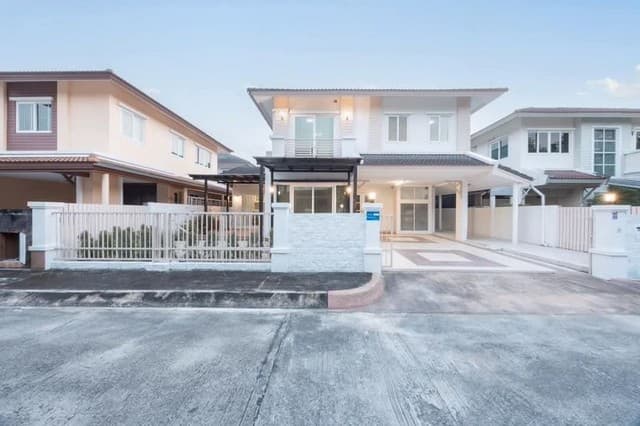 บ้านเดี่ยว 2 ชั้น รีโนเวทใหม่ สไตล์คอมเทมโพรารี่ ดอยยสะเก็ด