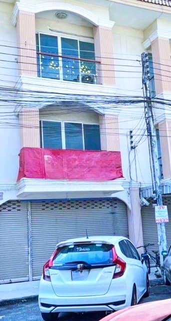 ถ.ลำลูกกา เช่า อาคารพาณิชย์ 3 ชั้น 21 ตร.วา. 258 ตร.ม.แยกสายไหม ไสวประชาราษฎร์ ตลาดเอซี คลองสี่ 850 ม. BTSคูคต 3.6 กม.
