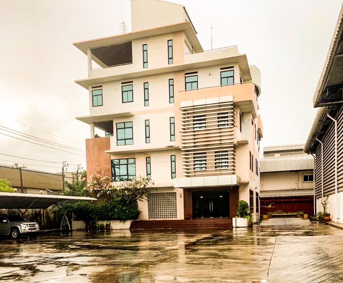 ขาย-ให้เช่าขายบ้าน 5 ชั้น มีRooftop และลิฟต์ ในตัวบ้าน พื้นที่ 1200 ตรม พร้อมโกดัง ขนาด 2000 ตรม ถนนเทพรักษ์