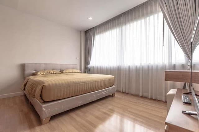 ให้เช่าคอนโดกรีนเลค ห้องสวย ราคาสุดคุ้ม ตกแต่งครบ พร้อมเฟอร์ FP-C01470