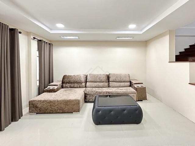 P1318 ให้เช่าทาวโฮม 3 ชั้น หมู่บ้าน ธนาภิรมย์ ศรีนครินทร์-วงแหวน Tanapirom Srinakarin – Wongwaen ใกล้โลตัส ศรีนครินทร์