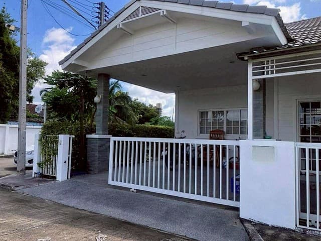 บ้านเดี่ยวชั้นเดียว แปลงหัวมุม ทำเลเยี่ยม ราคาดี โซนสันกำแพง