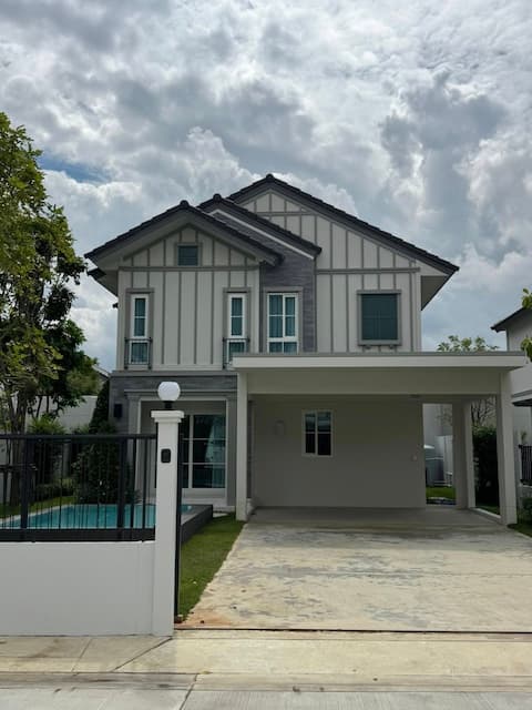 BH3781 ให้เช่าบ้านเดี่ยว 2 ชั้น Villaggio 3 ศรีนครินทร์–บางนา ใกล้ MEGA บางนา และรถไฟฟ้าสายสีเหลือง