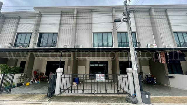 ลดราคาด่วน ทาวน์โฮม เฌอ วงแหวน - สาทร Built in พร้อมอยู่ ทำเลดี