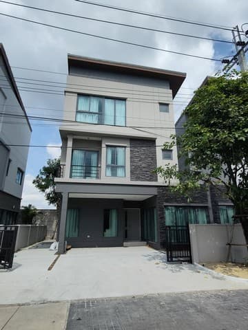 ให้เช่าบ้านเดี่ยว3ชั้น ใกล้โรงเรียนนานาชาติเวลลิงตัน โรงเรียนนานาชาติไบรท์ตัน บ้านกลางเมือง THE EDITION พระราม 9-กรุงเทพกรีฑา