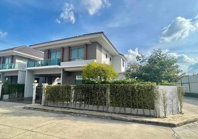 ให้เช่า บ้านเดี่ยว หลังมุม หมู่บ้านเพอร์เฟค เพลส สุขุมวิท 77 – สุวรรณภูมิ ใกล้ห้าง Robinson ลาดกระบัง และสนามบินสุวรรณภูมิ เพียง 15 นาที