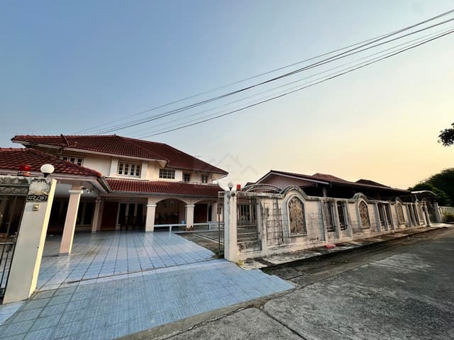 ขายบ้านเดี่ยว + โกดัง 186 ตรว. 560 ตรม. ถนนรามอินทรา ตรงข้ามแฟชั่นไอซ์แลนด์ เหมาะทำออฟฟิศหรืออยู่อาศัย