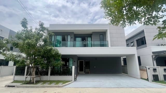 BH3793 ให้เช่าบ้านเดี่ยวหรู เซนโทร บางนา (Centro Bangna) บ้านเดี่ยวสไตล์โมเดิร์น ใกล้ Mega บางนา เดินทางสะดวก