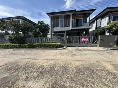 บ้านใหม่ 100% ! ทำเลติดถนนวงแหวนกาญจนาฯ เพียง 5 นาที ถึงห้างแฟชั่นฯ !ขายบ้านเดี่ยว เสนา พาร์ค แกรนด์ รามอินทรา 62 ตร.ว