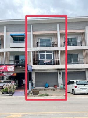 ขายด่วนอาคารพาณิชย์ 3 ชั้น 4 ห้องนอน 3 ห้องน้ำ ติดถนน ทำการค้าได้ดี ใกล้โครงการหมู่บ้านและนิคมสินสาคร