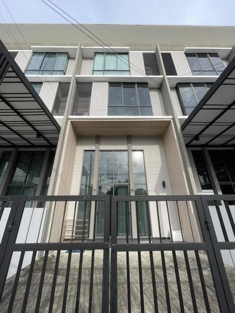 ให้เช่าทาวน์โฮม 3.5 ชั้น 20.3 ตร.ว. หมู่บ้านพาทิโอ พหลโยธิน ใกล้เซียร์ รังสิต