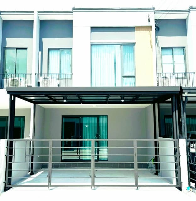 ทำเลดีติดเมกาบางนา แต่งครบจัดเต็มเฟอร์ฯ 3 นอน รร.นานาชาติคอนคอร์เดียน 900 ม.ให้เช่าพรีเมียมทาวน์โฮม 2 ชั้น 18 ตร.วา. 150 ตร.ม. 2 น้ำ