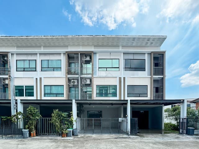 ขายทาวน์โฮม 3.5 ชั้น สไตล์ Modern Iconic 4 ห้องนอน โครงการพาทิโอ วัชรพล-รามอินทรา ต่อเติมเต็มพื้นที่ ใกล้ Plearnary Mall