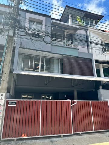 Home office 4 ชั้น 300 ตร.ม. ลาดพร้าว 80 รีโนเวทใหม่ จอดรถ 3 คัน จดทะเบียนได้