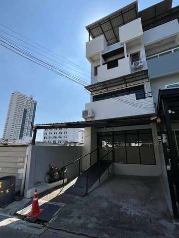 ให้เช่าทาวโฮม เข้า-ออกได้ หลายเส้นทาง ทั้งสุขุมวิท, บางนา-ตราด และศรีนครินทร์ หลังมุม 4 ชั้น ใกล้เซ็นทรัลบางนา