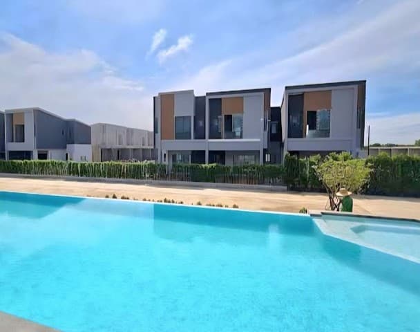 บ้านทาวน์โฮม พลีโน่ใหม่2ชั้น แปลงมุมหน้าสวน คู่ขนาน บางนาตราด