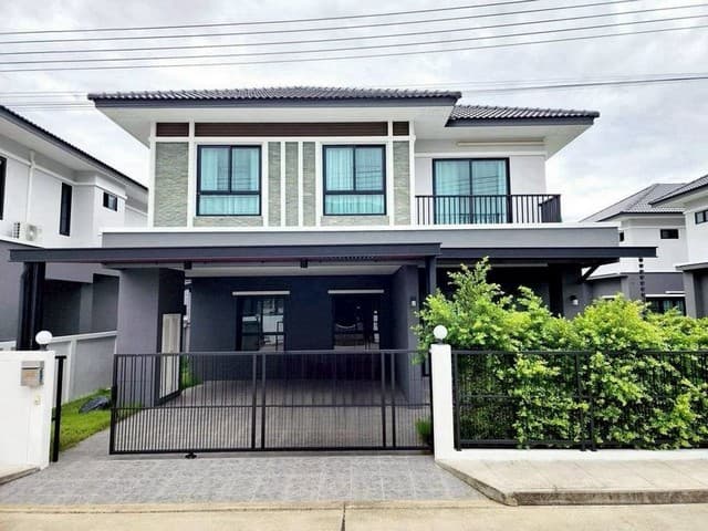 บ้านเดี่ยวหลังใหญ่ 2 ชั้น รีโนเวทใหม่ทั้งหลัง พร้อมอยู่ สันกำแพง