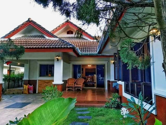 บ้านสวย เฟอร์นิเจอร์ครบ กว้างขวาง บรรยากาศดี ร่มรื่น แม่ริม