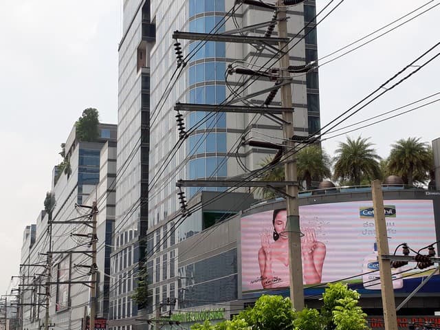 OFfice อาคารสวนลุมไนท์บาซ่า 1 ตาราง-วา 0 Ngan 0 Rai 1 Bedroom 1 ห้องน้ำ 27500 - ไม่ไกลจาก - ออกแบบสวยงาม