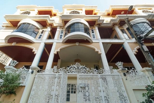 ให้เช่าทาวน์โฮม 5 ชั้น 400 ตร.ม. ซอยทองหล่อ 25 Fully Furnished ใกล้ BTS ทองหล่อ