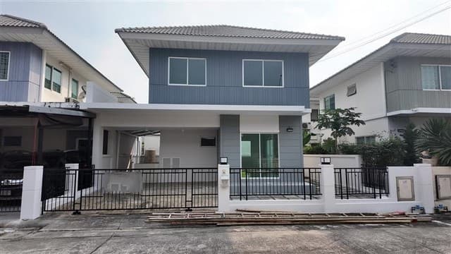ขายบ้านแฝด 2 ชั้น โครงการ เดอะวิลล่า รัตนาธิเบศร์ อำเภอปากเกร็ด นนทบุรี
