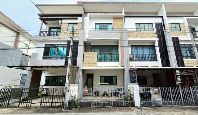ทาวน์โฮม ลิฟวิ่ง เรสซิเดนซ์ รังสิต - ราชพฤกษ์ ใกล้ SRT สถานีรังสิต