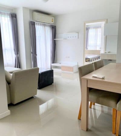 D Condo Sign 2 ห้องนอน ห้องใหม่ไม่เคยเข้าอยู่ พร้อมโอนทันที วิวสระว่ายน้ำ และวิวสวน