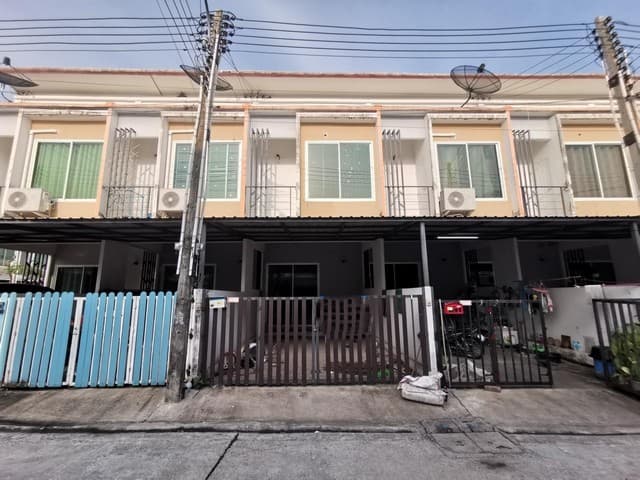BH4119 ให้เช่าและขายอาคารพาณิชย์ 4 ชั้น ติดถนนคู้บอน รามอินทรา พื้นที่ใช้สอย 560 ตร.ม. ทำเลค้าขาย คนสัญจรจำนวนมาก 2