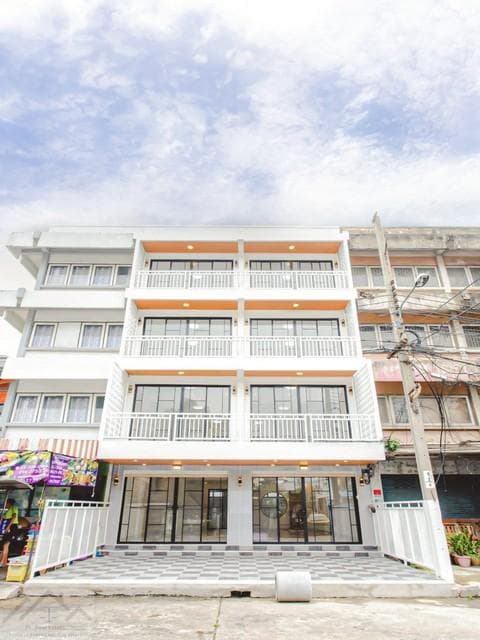 ขายอาคารพาณิชย์ 2 คูหา 4 ชั้น ทะลุถึงกัน แฮปปี้แลนด์ สาย1 ใกล้เดอะมอลล์บางกะปิ