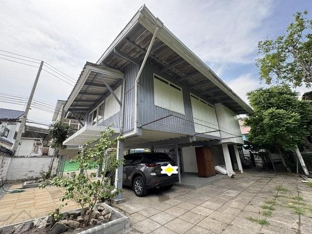 HR 10041 ให้เช่าบ้านเดี่ยวยกพื้นสูง 3 ห้องนอน ซอยศาสนา 2 ย่านอารีย์ ถนนพระราม 6 บรรยากาศร่มรื่น เงียบสงบ ใกล้กระทรวงการคลัง