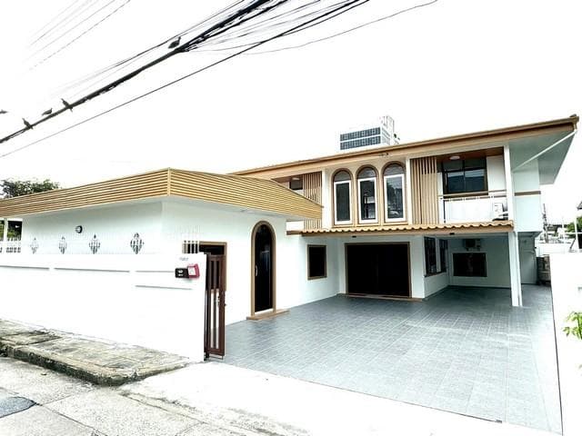 ให้เช่าบ้านเดี่ยว หลังมุม สุทธิสาร ลาดพร้าว 48 ถนนสุทธิสาร ซอยวัฒนานิเวศน์ ใกล้MRTภาวนา MRT สุทธิสาร เหมาะทำโฮมออฟฟิศ จดทะเบียนบริษัทได้