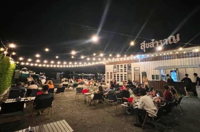 เซ้งด่วน ร้านนั่งชิว-อาหาร ย่านรังสิต ริมบึง วิวสวยจึ้ง หลัง ม.รังสิต ใกล้หอพักนักศึกษา มีที่จอดรถ