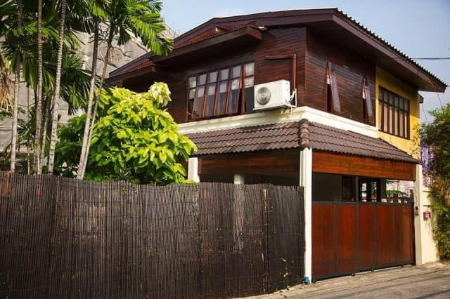 HS 1969 ขายที่ดินพร้อมบ้านเดี่ยวไม้สัก ไม้เนื้อแดง อินทามระ 40 ทำเลใจกลาง อินทามระ รัชดา 17