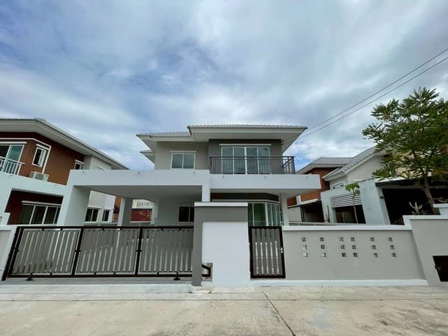 202 ให้เช่า บ้าน - ใกล้กับ - 40000 บาทต่อเดือน ห้องนอน 4 ห้อง ห้องน้ำ 2 ห้อง ชั้นทั้งหมด 2 ชั้น