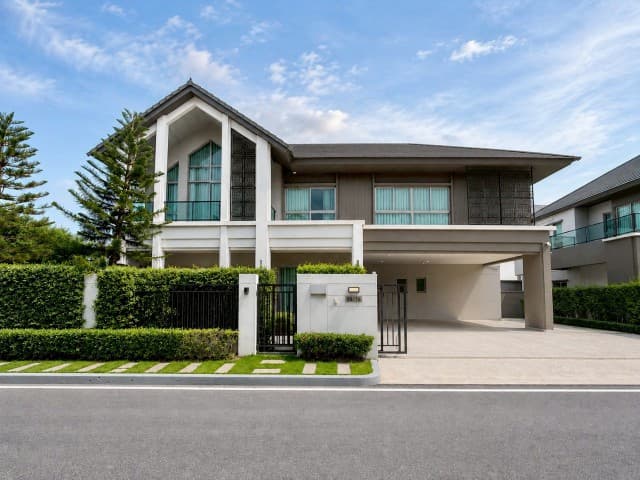 Bangkok Boulevard Signature : บางกอก บูเลอวาร์ด ซิกเนเจอร์ ลาดพร้าว-เสรีไทย
