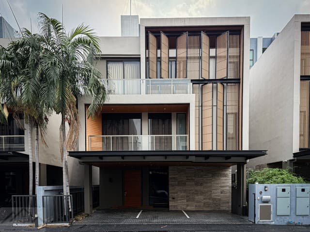T26-559 ขาย บ้าน - ชั้นทั้งหมด 3 ชั้น 45900000 บาท