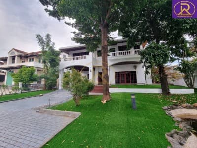บ้านเดี่ยวให้เช่า หมู่บ้านฟลาวเวอร์ลี การ์เด้น บ้านเดี่ยวหลังใหญ่ ปรับปรุงใหม่ เฟอร์นิเจอร์บิ้วอินไม้สักทั้งหลัง