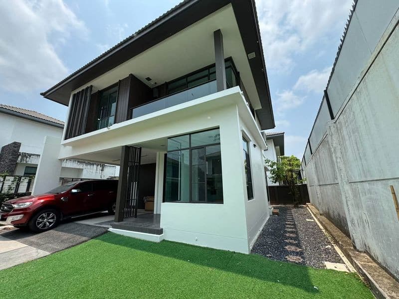 ให้เช่าบ้านเดี่ยว 2 ชั้น มัณฑนา อ่อนนุช-วงแหวน 4 ทำเลอ่อนนุช-วงแหวน เฟอร์ครบ พร้อมอยู่ ตำแหน่งใกล้ส่วนกลาง