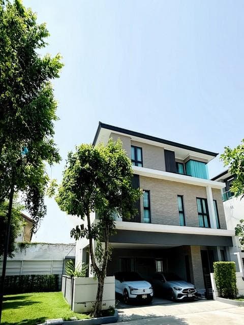 ให้เช่าบ้านเดี่ยว 3 ชั้น 53 ตร.ว. เดอะ ซิตี้ เอกมัย-ลาดพร้าว หลังมุม ใกล้ รร.บดินทรเดชา
