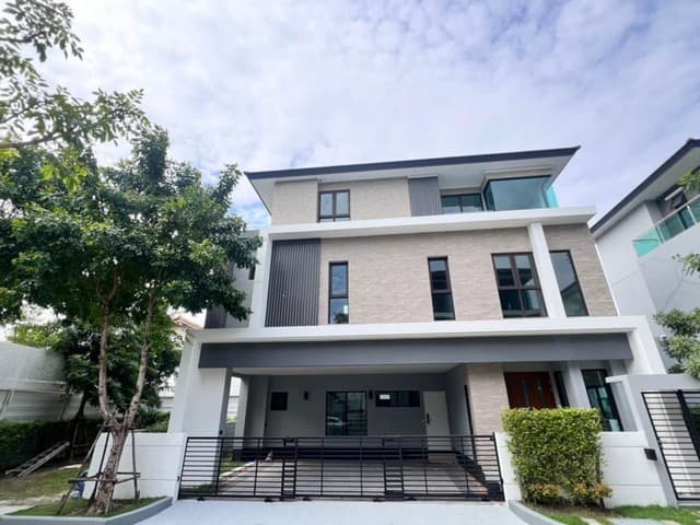 ให้เช่าบ้าน 3ชั้นใกล้โรงเรียนบดินทรเดชา สิงห์ สิงหเสนี , เดอะซีน Town In Townเลียบด่วนรามอินทรา-อาจณรงค์ เดอะ ซิตี้ เอกมัย - ลาดพร้าวหลังมุม
