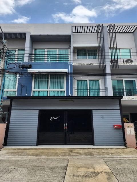 ให้เช่าทาวน์โฮม 3 ชั้น 22 ตร.ว. หมู่บ้านกรีนิช รามอินทรา 76 ติดแม็คโคร รามอินทรา